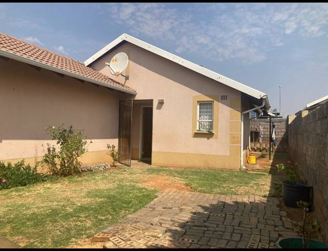 3 BEDROOM HOUSE FOR SALE IN SALFIN